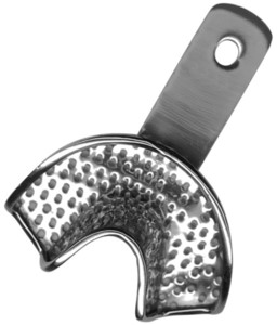 32P UK, spodnje čeljusti, spredaj, delno zobato, perforirano  